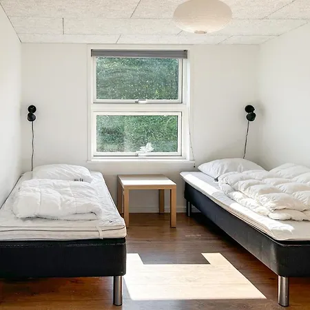Semesterbostad Fantastiskt Hem I Med Bastu *